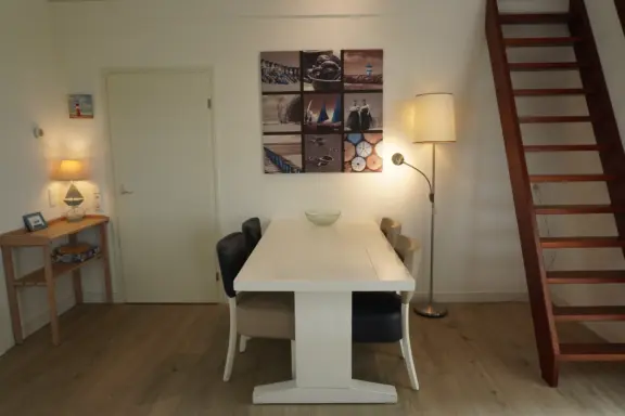UN036 5